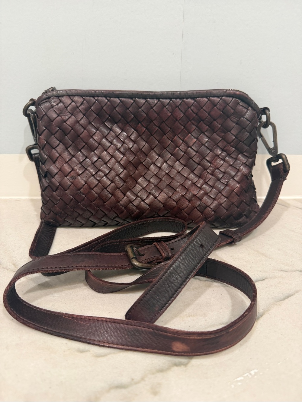 Platania Woven Italian Leather Crossbody Bag in Dark Brown Made in Italy - Picture 4 of 11